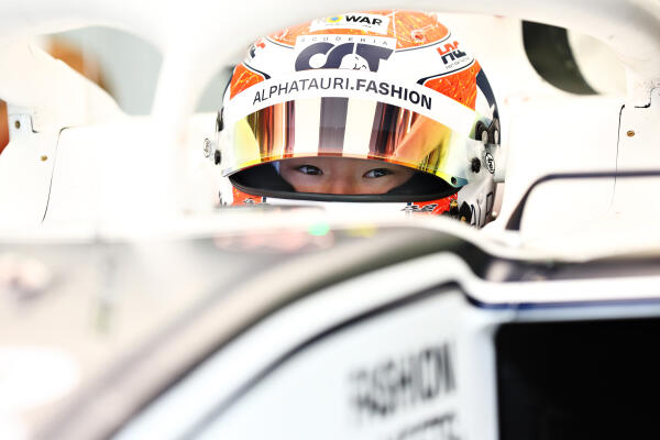 Tsunoda bahrein test foto door Lars Baron Getty Images