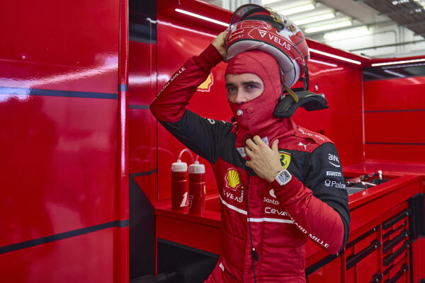 Charles Leclerc tijdens dag twee wintertest Bahrein 2022