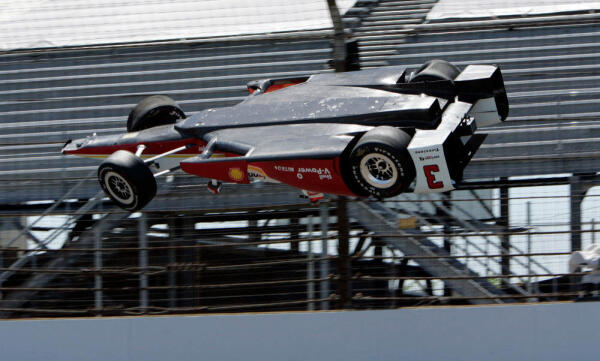 images_Nieuws_Helio_Castroneves_Indy_500_2015_practice