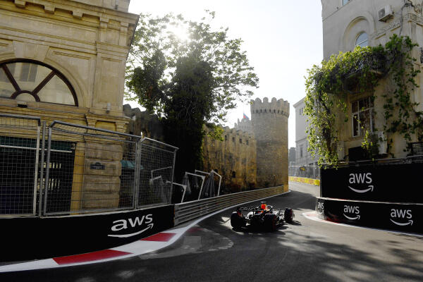 Verstappen auto vrijdag Baku 2023