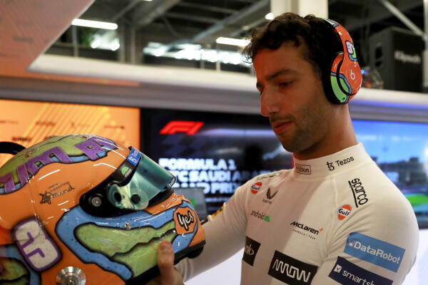 Daniel Ricciardo in de pitbox GP Saoedi-Arabië 2022