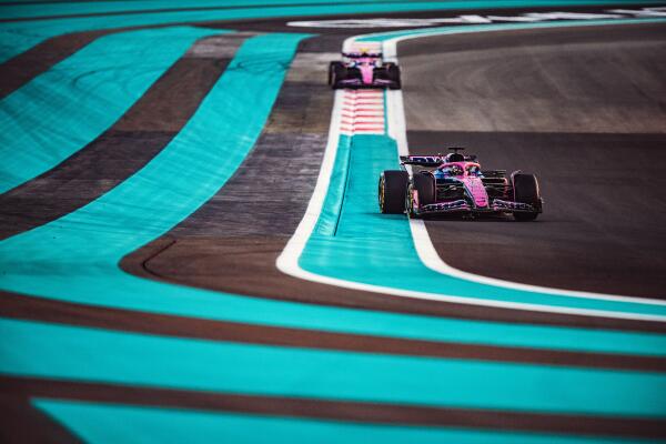 Pierre Gasly Franco Colapinto auto Alpine race zondag Abu Dhabi 2025