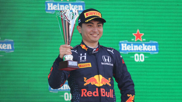 Ayumu Iwasa podium