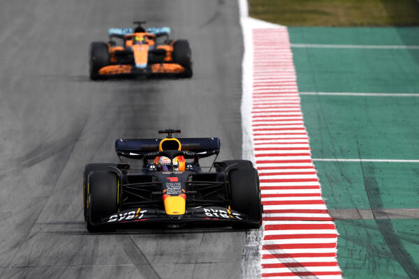 Max Verstappen / Red Bull Racing / test Barcelona / 2022