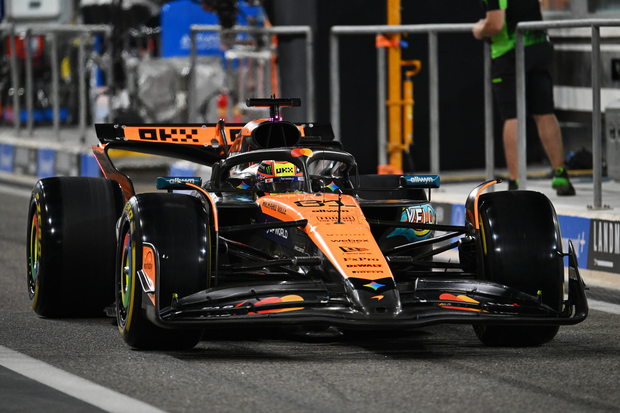 Oscar Piastri auto McLaren race zondag Abu Dhabi 2025