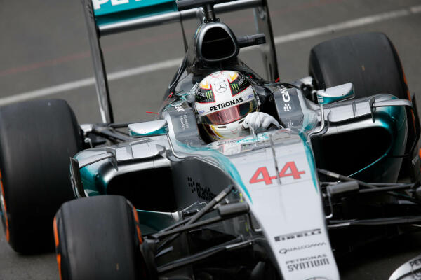 Lewis_Hamilton_Mercedes_AMG_F1_British_Grand_Prix_2015