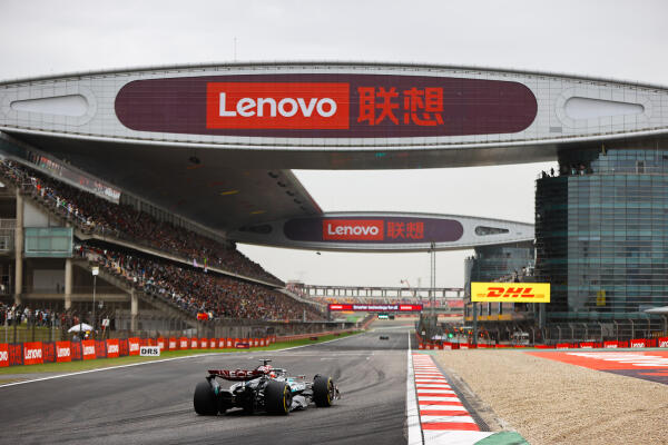 George Russell Zaterdag Shanghai China 2024 Mercedes