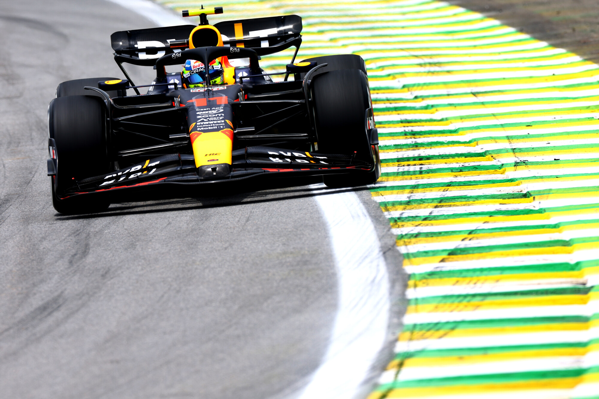 Perez-Auto-2023-Brazilie-zondag